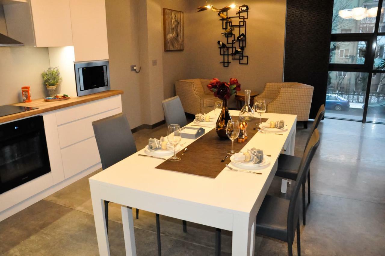 Rubio Residence - Accmonia Luxury Apartment Arad Eksteriør billede