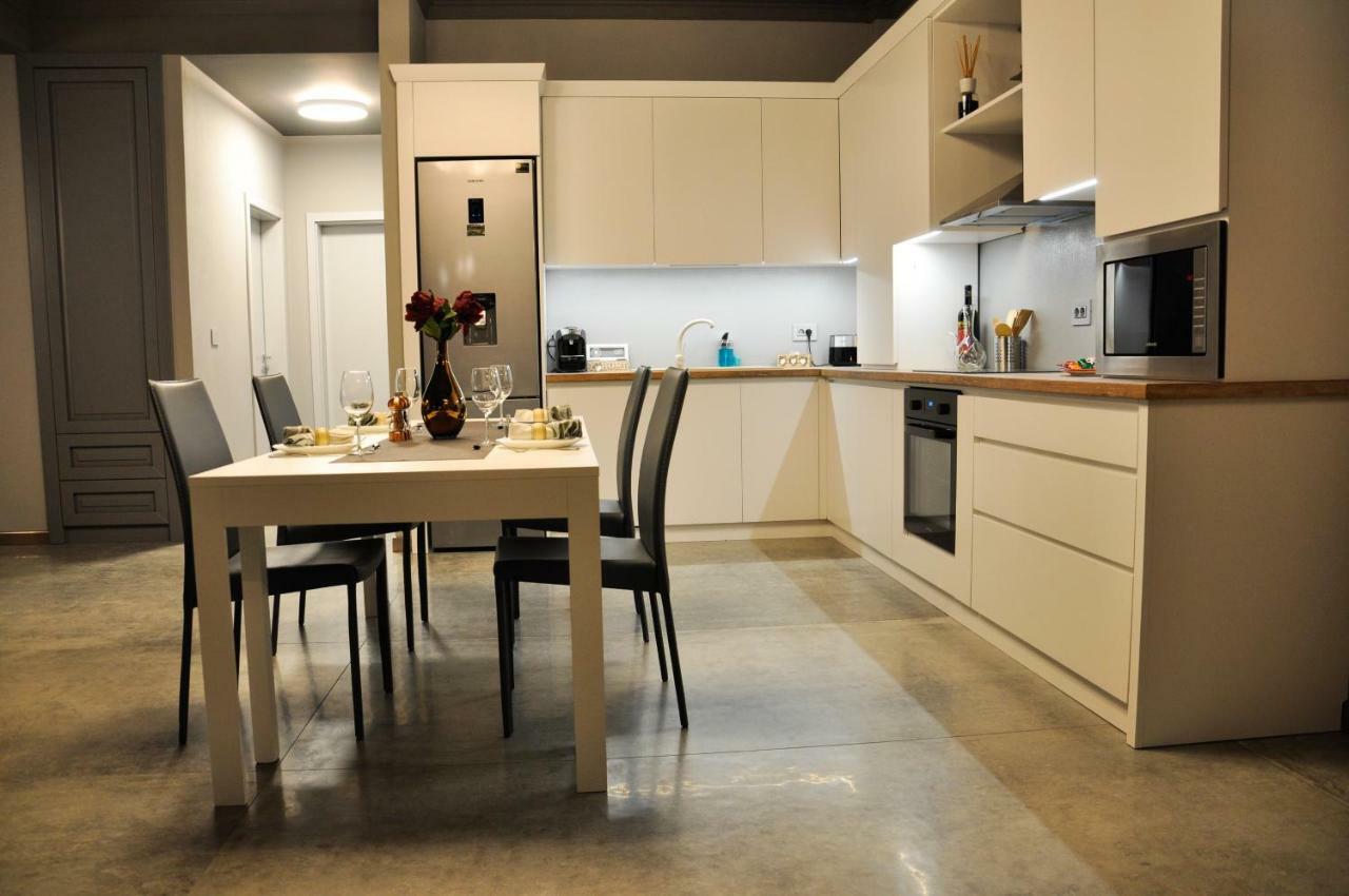 Rubio Residence - Accmonia Luxury Apartment Arad Eksteriør billede