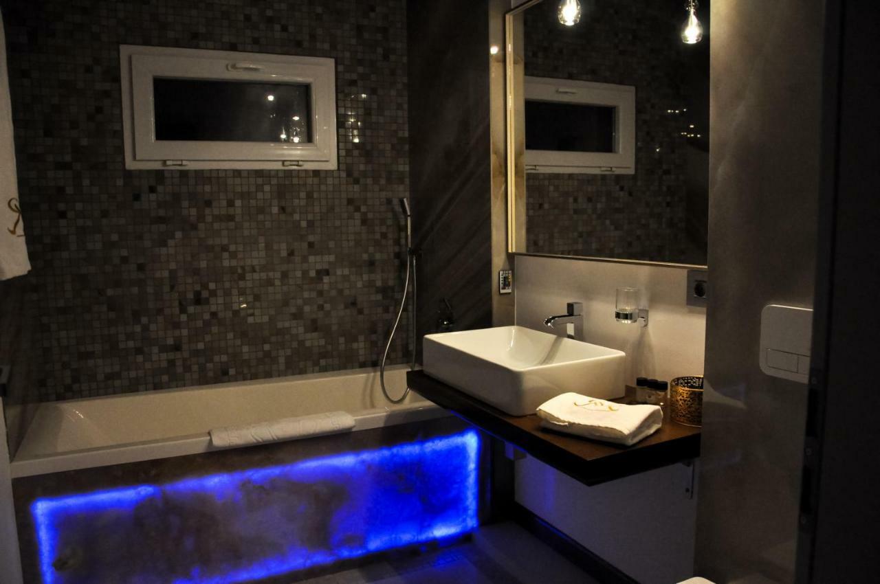 Rubio Residence - Accmonia Luxury Apartment Arad Eksteriør billede