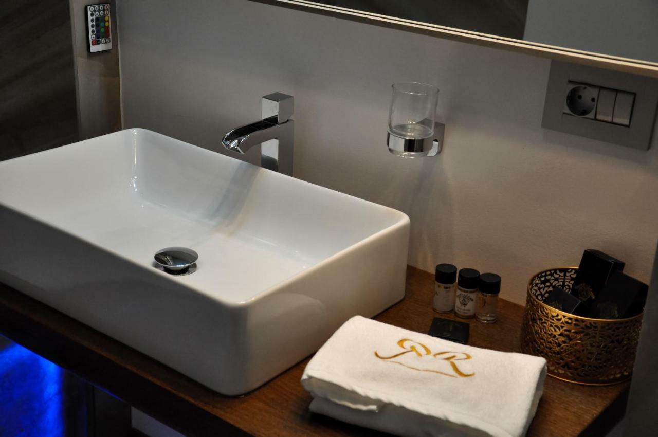 Rubio Residence - Accmonia Luxury Apartment Arad Eksteriør billede