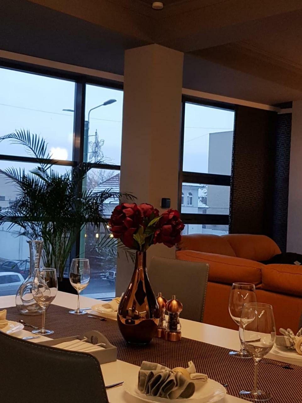 Rubio Residence - Accmonia Luxury Apartment Arad Eksteriør billede