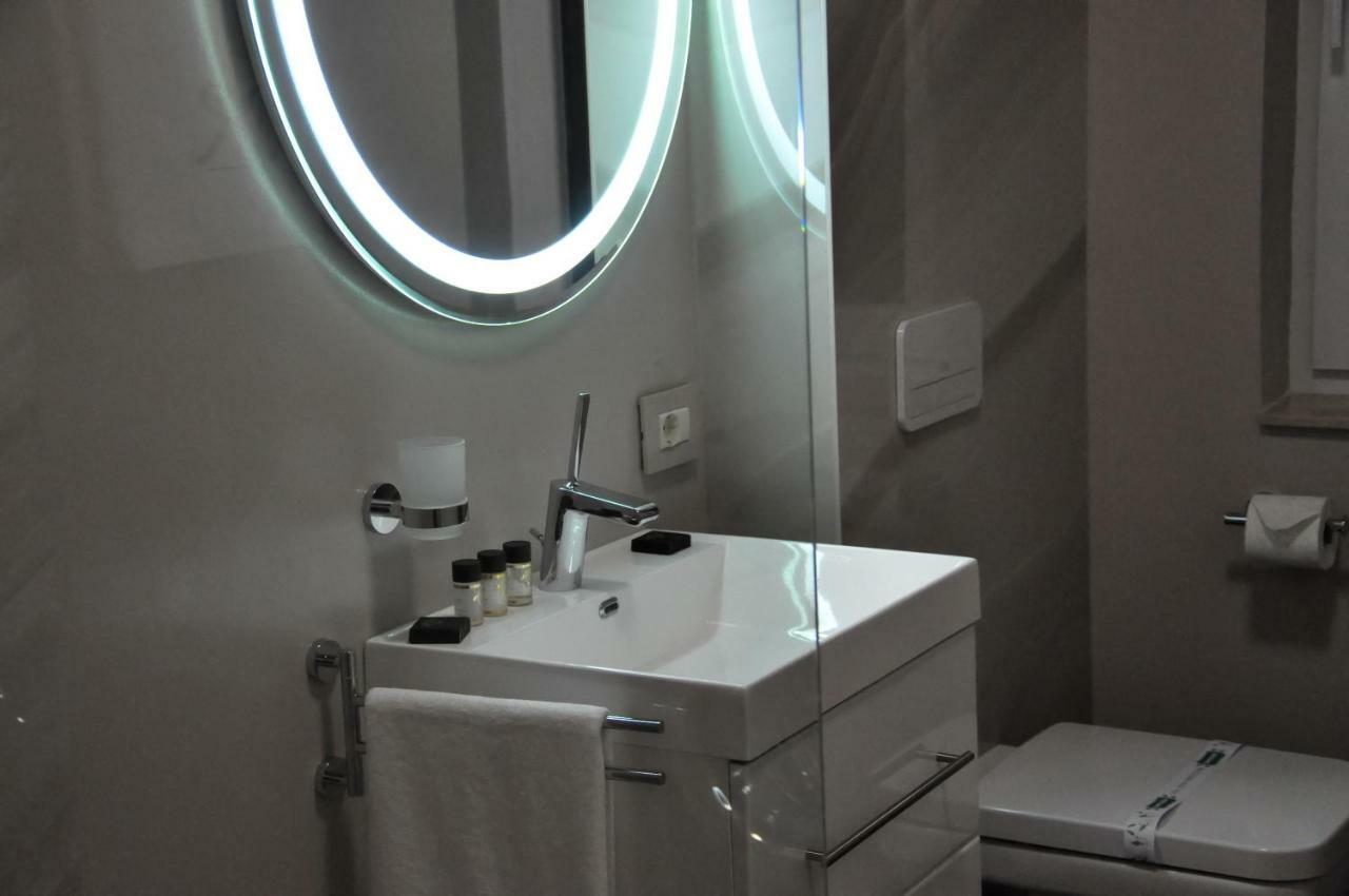 Rubio Residence - Accmonia Luxury Apartment Arad Eksteriør billede